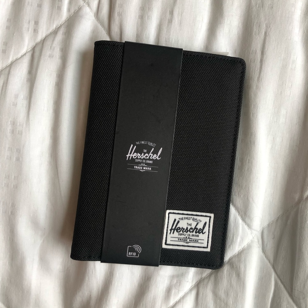 Brand New Herschel Passport Case